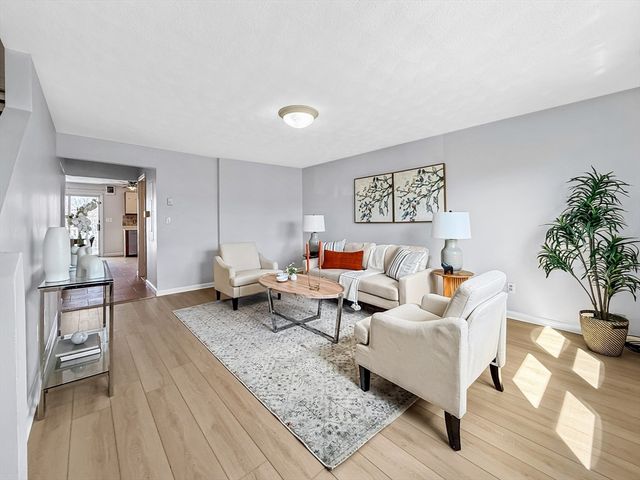 31 Dunn Rd 31, Revere, MA 02151