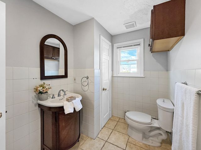 31 Dunn Rd 31, Revere, MA 02151