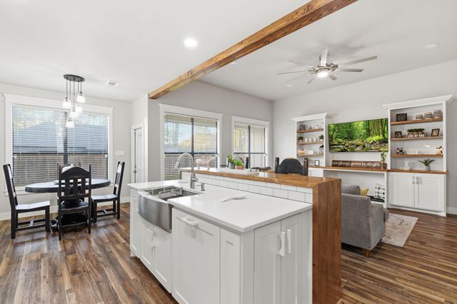 75 County Road 3669 N, Splendora, TX 77372