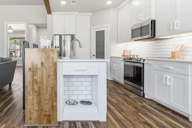 75 County Road 3669 N, Splendora, TX 77372