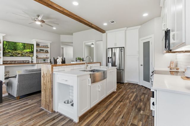 75 County Road 3669 N, Splendora, TX 77372