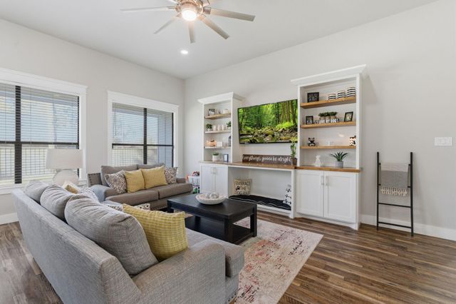 75 County Road 3669 N, Splendora, TX 77372