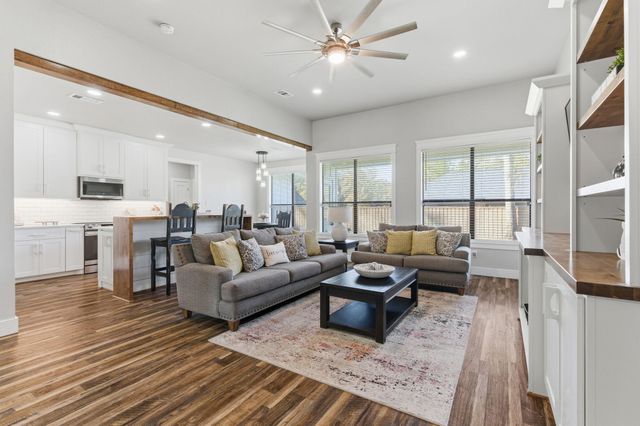 75 County Road 3669 N, Splendora, TX 77372