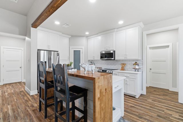 75 County Road 3669 N, Splendora, TX 77372