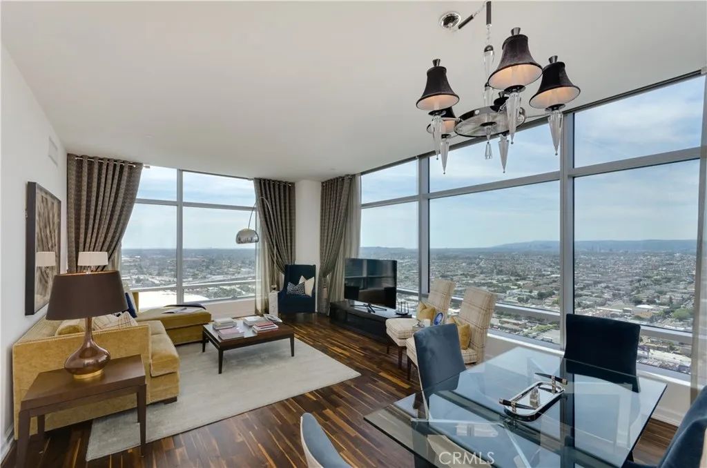 900 W Olympic Boulevard 32B, Los Angeles, CA 90015