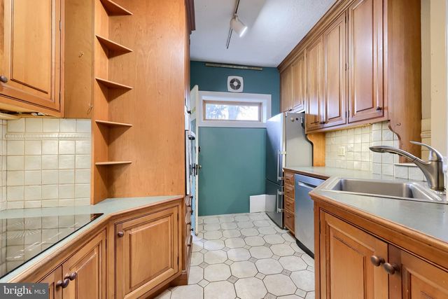 346 W JAMES ST, Lancaster, PA 17603