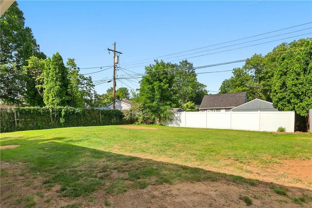 21 Edie Lane, Easton, PA 18045