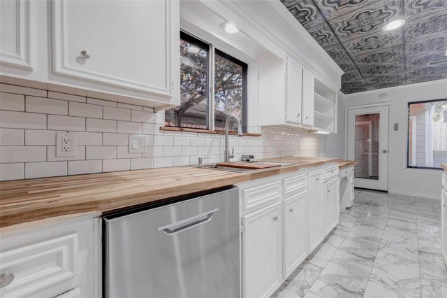 11830 Thoreau Drive, Montgomery, TX 77356