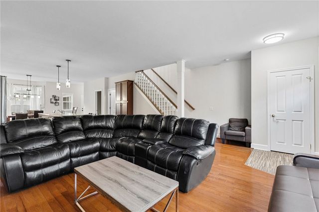 33 North Plymouth Avenue, Rochester, NY 14614