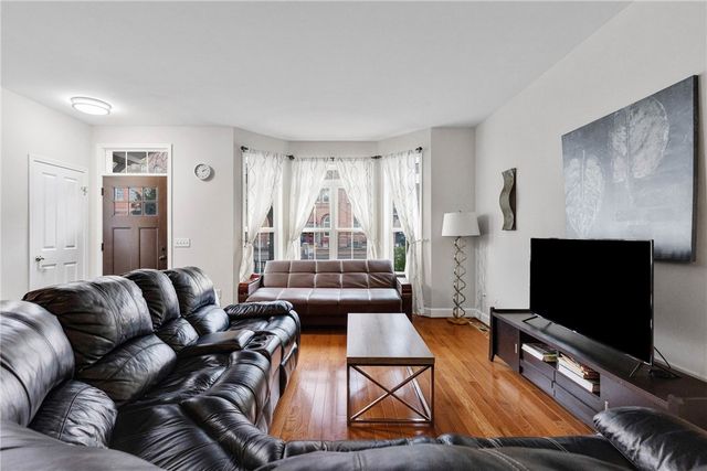 33 North Plymouth Avenue, Rochester, NY 14614