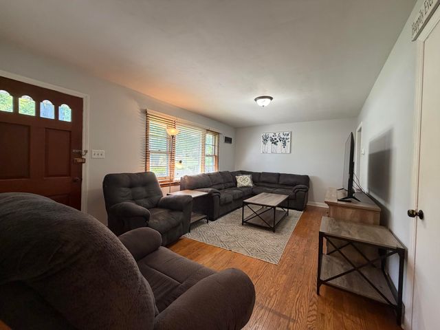 1229 Mountain View RD, Vinton, VA 24179