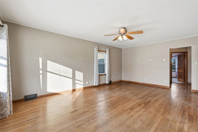 121 Moothart Street, Alburnett, IA 52202