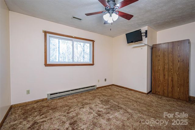 220 Leverette Drive, Hendersonville, NC 28791