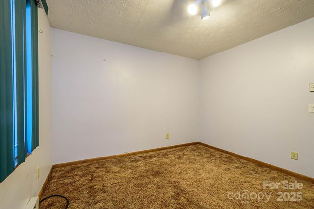 220 Leverette Drive, Hendersonville, NC 28791