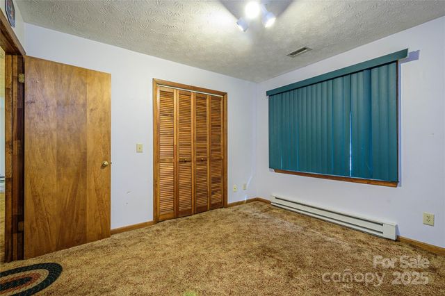 220 Leverette Drive, Hendersonville, NC 28791