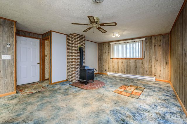 220 Leverette Drive, Hendersonville, NC 28791