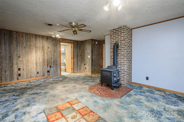 220 Leverette Drive, Hendersonville, NC 28791