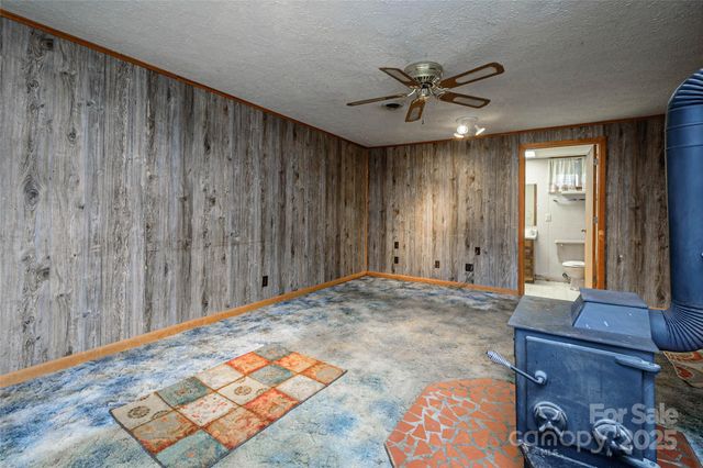 220 Leverette Drive, Hendersonville, NC 28791