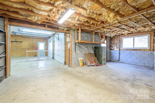 220 Leverette Drive, Hendersonville, NC 28791