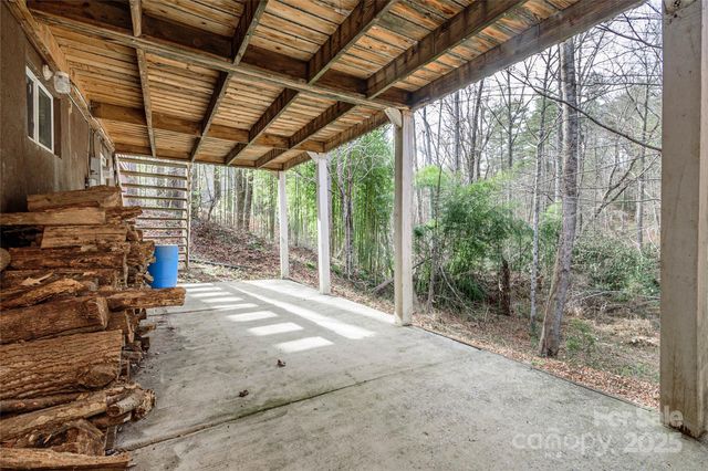220 Leverette Drive, Hendersonville, NC 28791