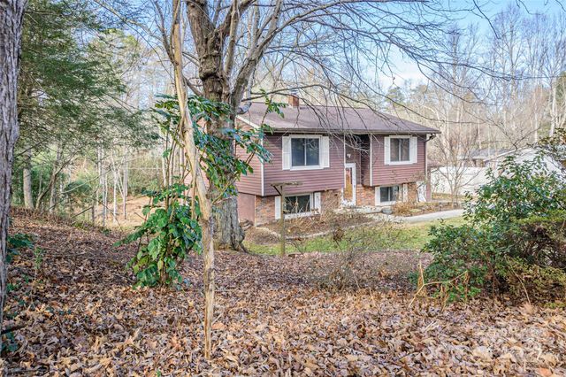 220 Leverette Drive, Hendersonville, NC 28791