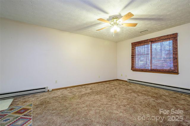 220 Leverette Drive, Hendersonville, NC 28791