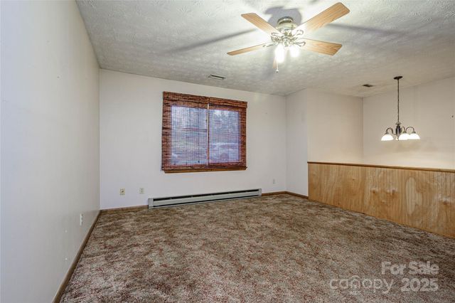 220 Leverette Drive, Hendersonville, NC 28791