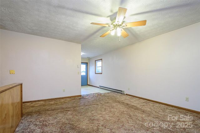 220 Leverette Drive, Hendersonville, NC 28791