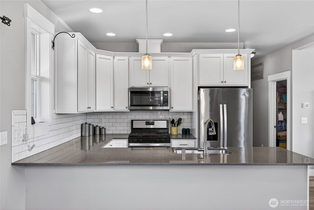 5571 Clearview Drive, Ferndale, WA 98248