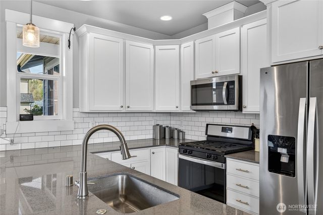 5571 Clearview Drive, Ferndale, WA 98248