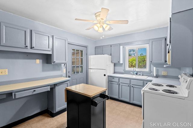 1081 Vick Road, Norton Shores City, MI 49441