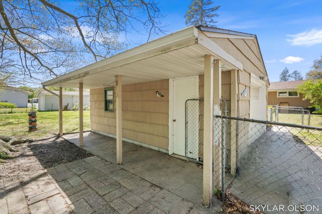 1081 Vick Road, Norton Shores City, MI 49441