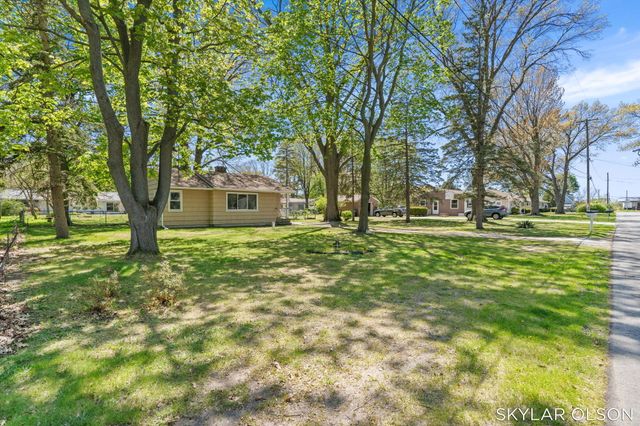 1081 Vick Road, Norton Shores City, MI 49441