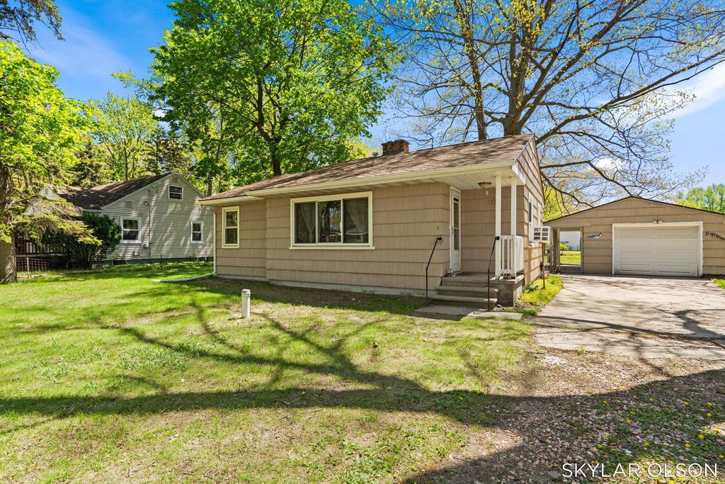 1081 Vick Road, Norton Shores City, MI 49441