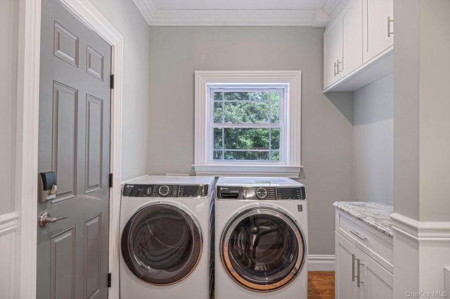 NC Pine Street, Port Jefferson Station, NY 11776