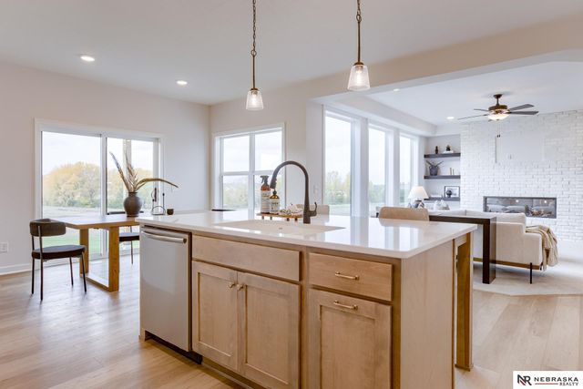 10911 N 161 Avenue, Bennington, NE 68007