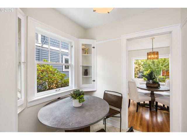 3329 Ne TILLAMOOK St, Portland, OR 97212