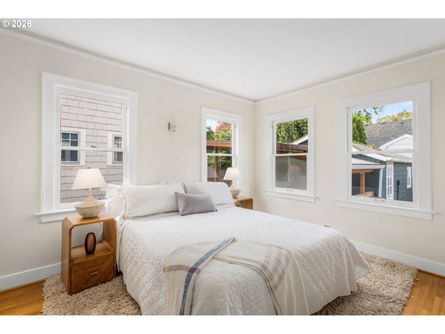 3329 Ne TILLAMOOK St, Portland, OR 97212