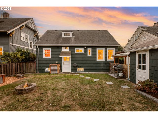 3329 Ne TILLAMOOK St, Portland, OR 97212