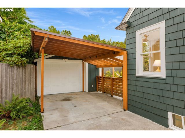 3329 Ne TILLAMOOK St, Portland, OR 97212