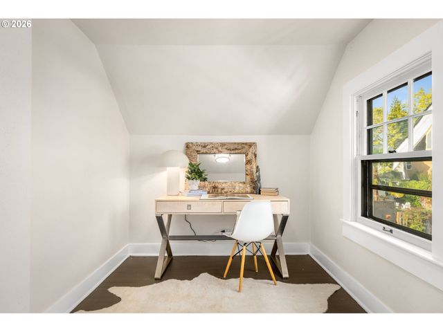 3329 Ne TILLAMOOK St, Portland, OR 97212
