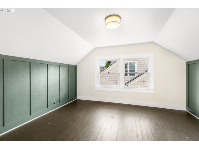 3329 Ne TILLAMOOK St, Portland, OR 97212