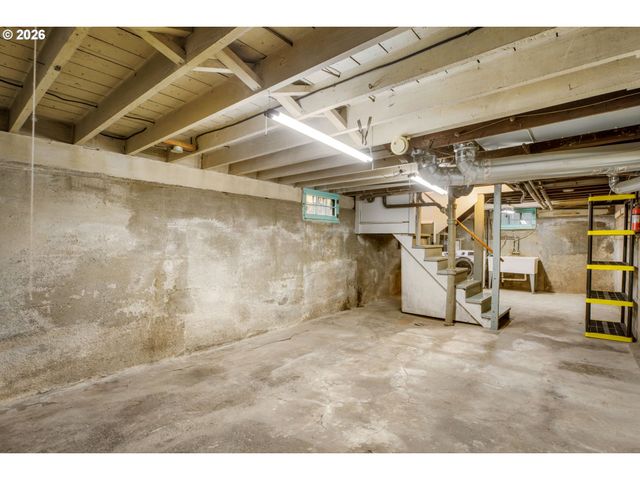 3329 Ne TILLAMOOK St, Portland, OR 97212