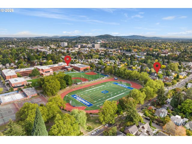 3329 Ne TILLAMOOK St, Portland, OR 97212