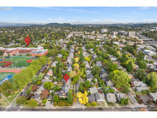 3329 Ne TILLAMOOK St, Portland, OR 97212