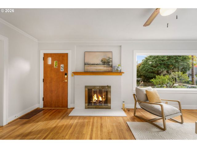 3329 Ne TILLAMOOK St, Portland, OR 97212