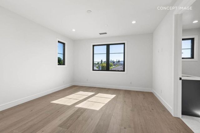 2171 Manzanita Avenue, Menlo Park, CA 94025