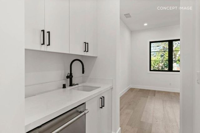 2171 Manzanita Avenue, Menlo Park, CA 94025