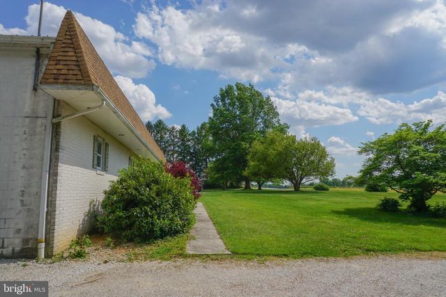 389 BASEHOAR RD, Littlestown, PA 17340