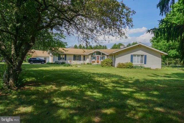 389 BASEHOAR RD, Littlestown, PA 17340